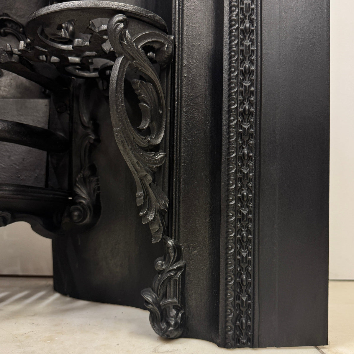 Antique Ornate Georgian Cast Iron Hob Grate Insert | The Architectural Forum