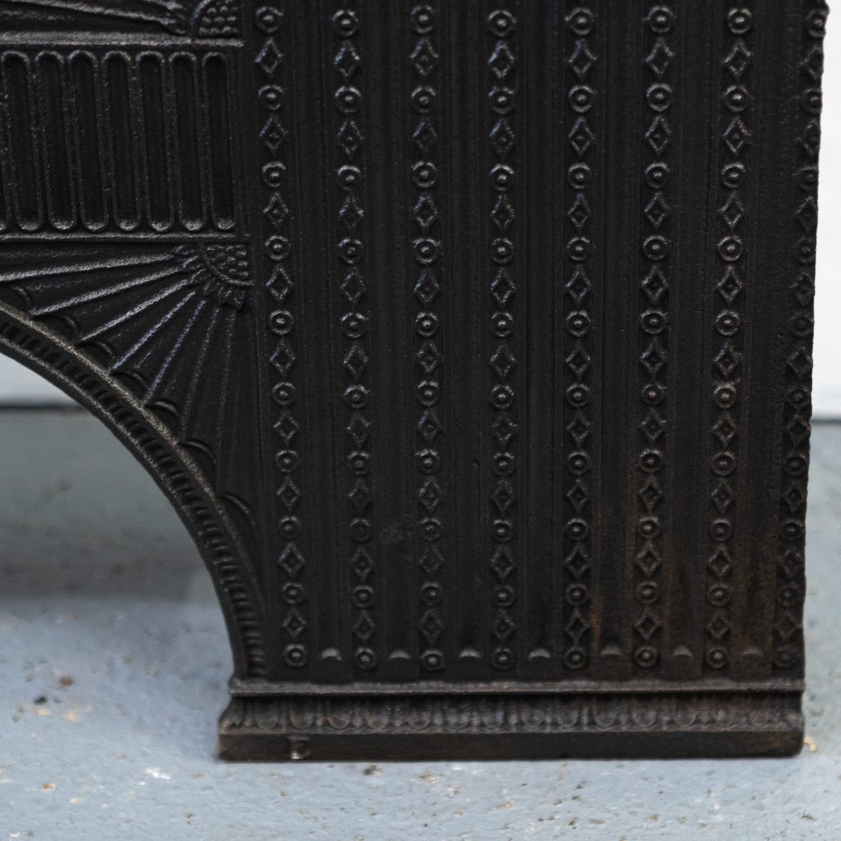 Antique Regency Cast Iron Hourglass Hob Grate | The Architectural Forum