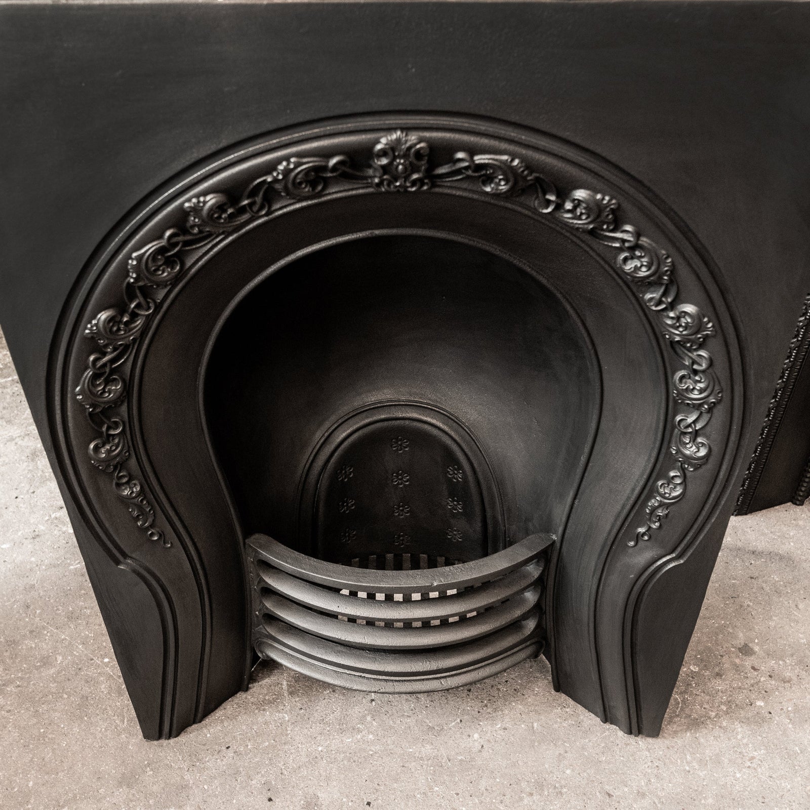 Antique Victorian Cast Iron Horseshoe Insert | The Architectural Forum