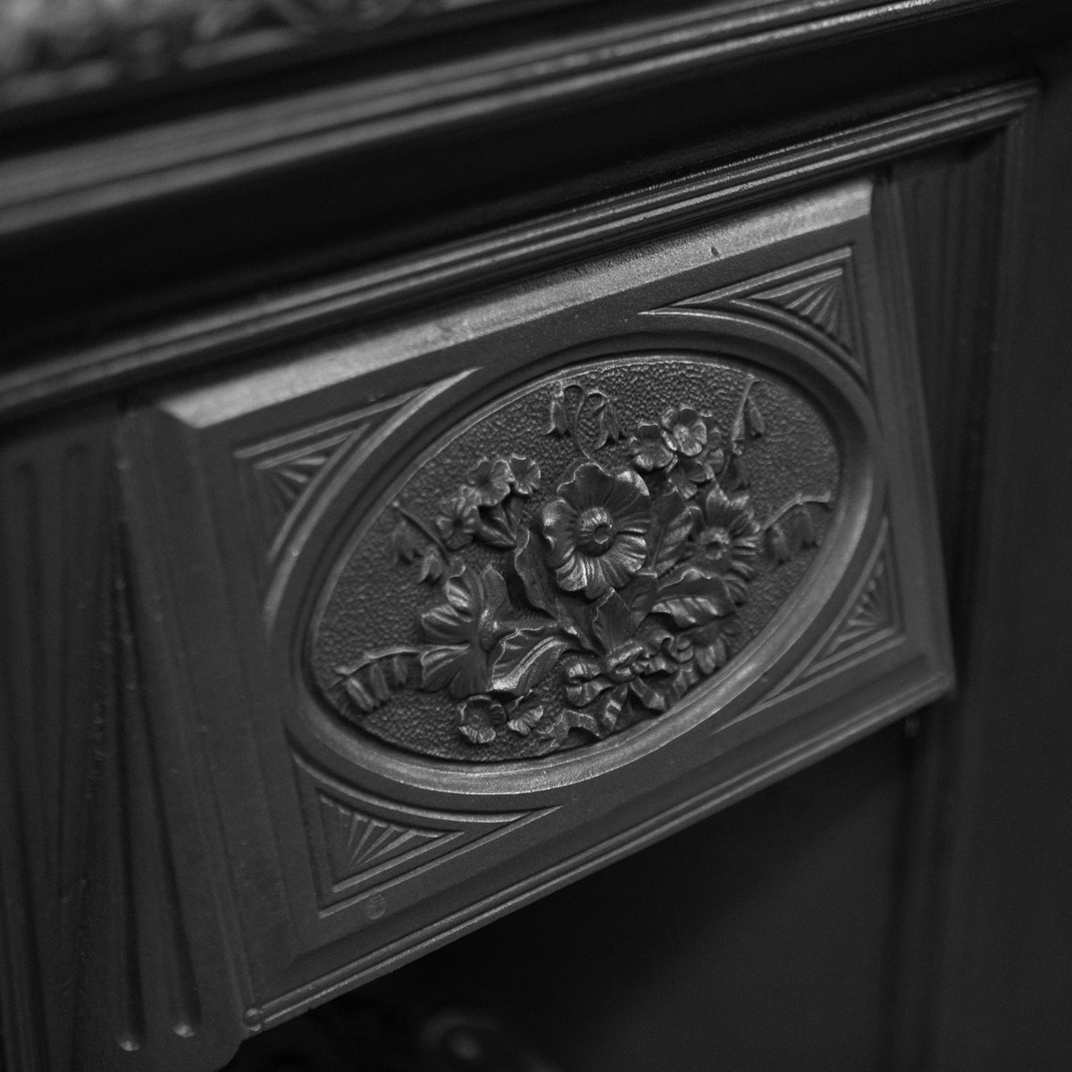 Antique Cast Iron Victorian Fireplace Insert | The Architectural Forum