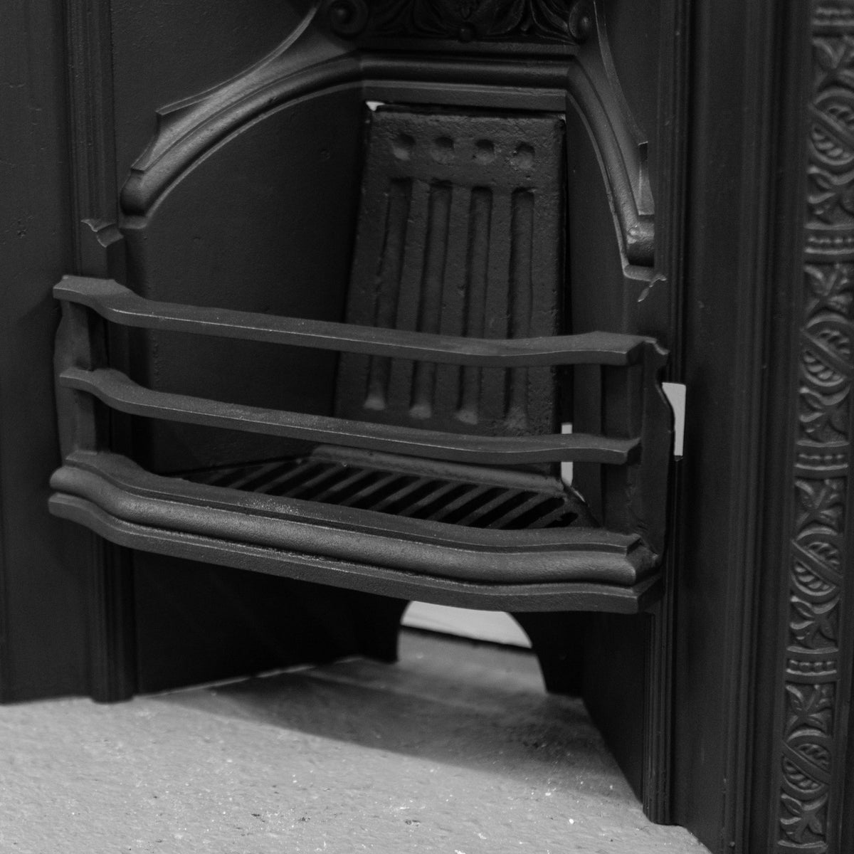 Antique Cast Iron Victorian Fireplace Insert | The Architectural Forum