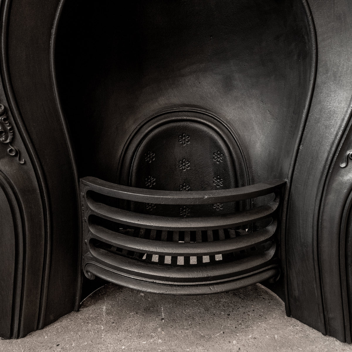 Antique Victorian Cast Iron Horseshoe Insert | The Architectural Forum