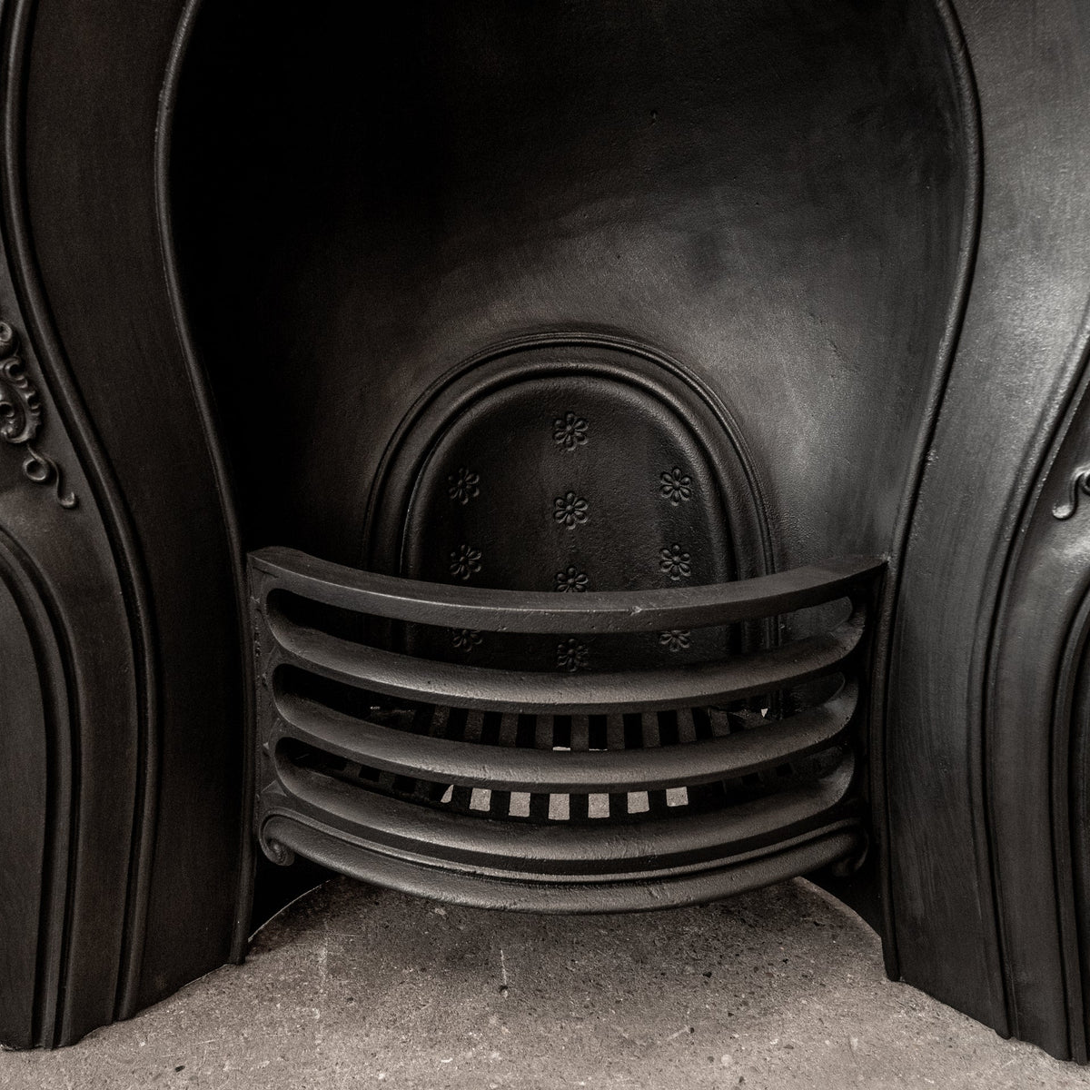 Antique Victorian Cast Iron Horseshoe Insert | The Architectural Forum
